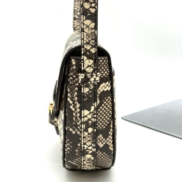 Michael Kors Large Double Zip Wallet
Wristlet Black - Picture 5 of 10